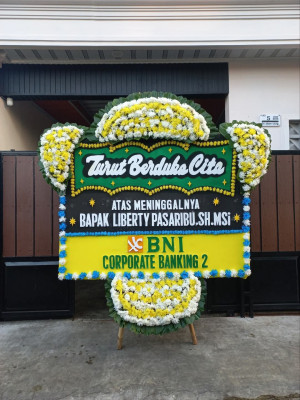 Papan Bunga Duka di Tanah Merah
